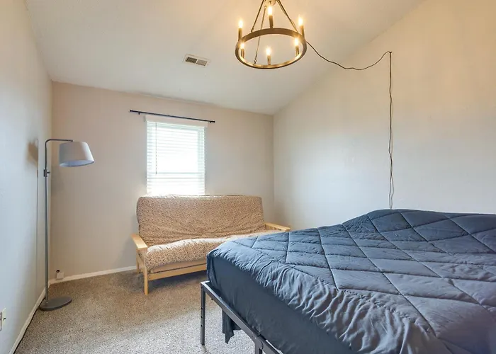 Hébergement de vacances 12 Mi To St Louis: Pet-friendly Metro East *