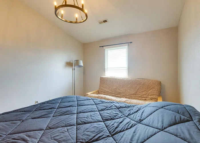 Hébergement de vacances 12 Mi To St Louis: Pet-friendly Metro East Granite City